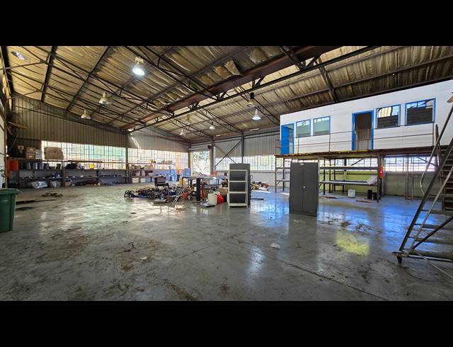 1,772M² WAREHOUSE FOR SALE IN SEBENZA